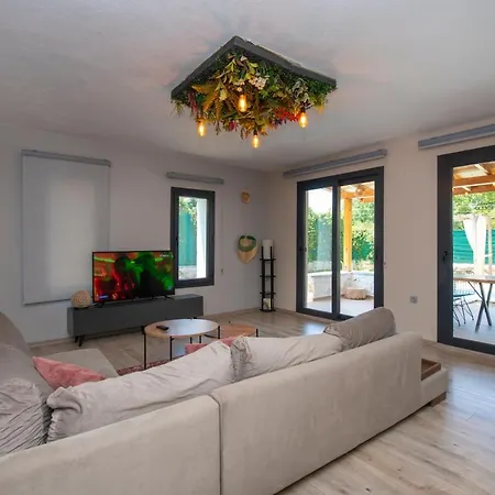 Eroglu * 费特希耶